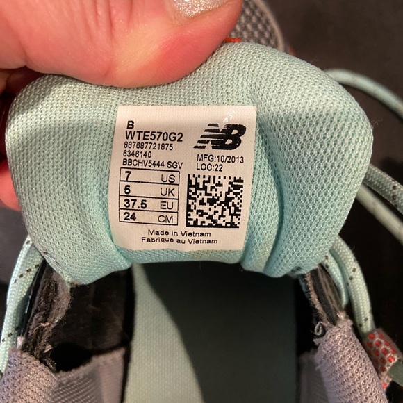 New Balance Gray and Aqua Athletic Shoes - Picture 4 of 6